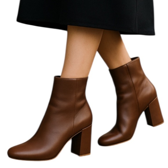 Madden Girl Steve Madden While Elegant Brown Ankle Boots - Picture 1 of 12
